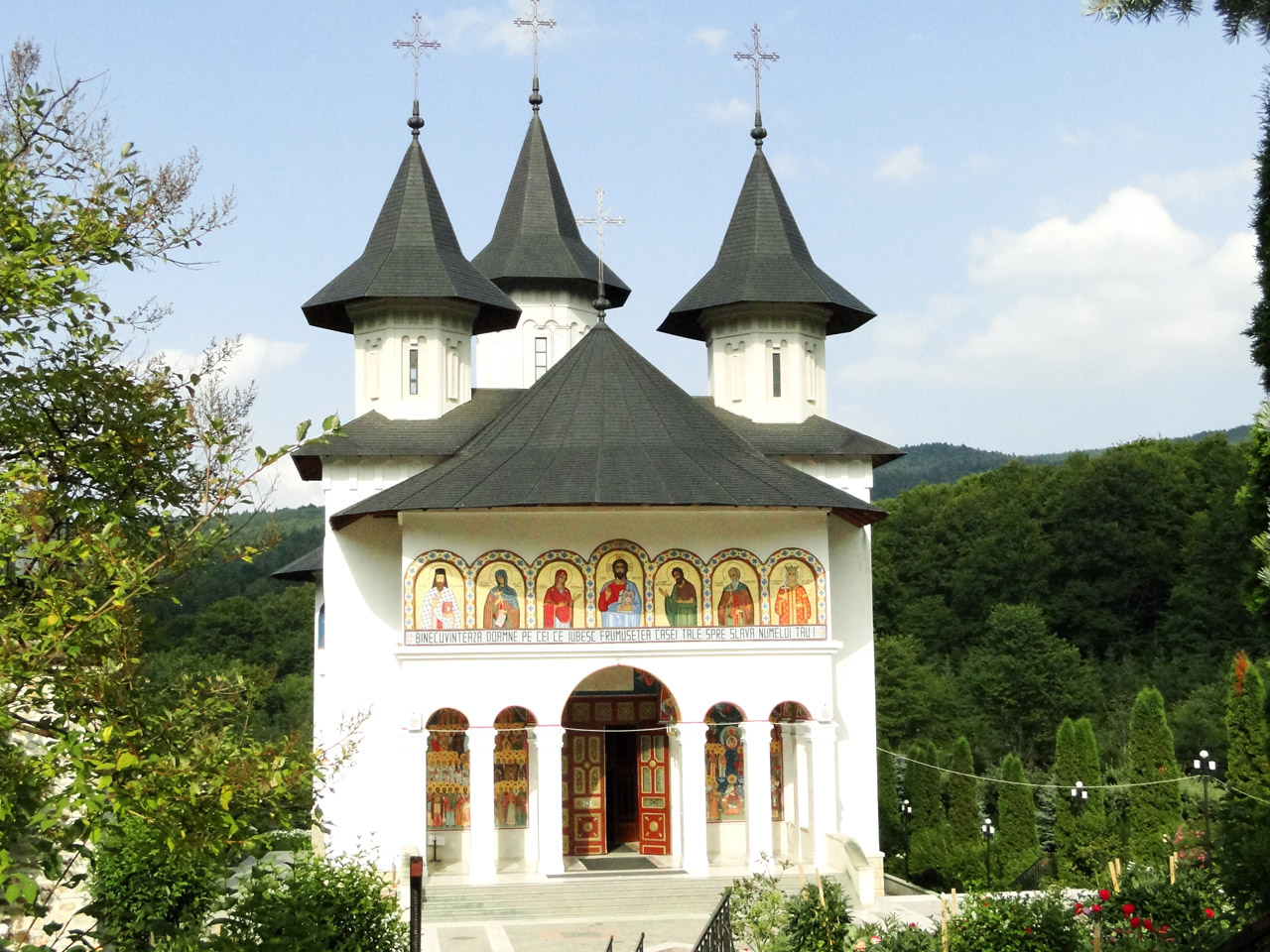 Pelerinaj la manastirile din nordul Moldovei, 6 – 9 iunie 2013