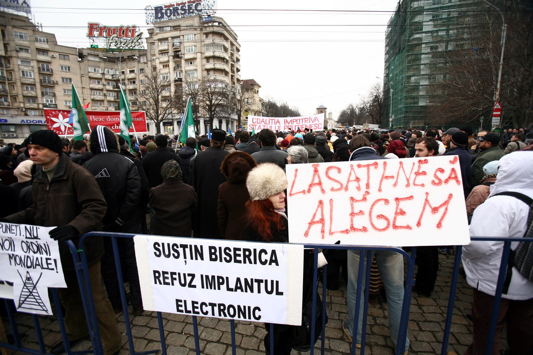 Protest fata de pasapoartele biometrice (Noutati 1-2 februarie 2009)