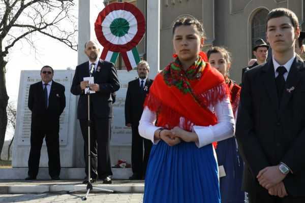 Parlamentul Romaniei sarbatoreste ziua nationala a… Ungariei!