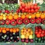 Legume proaspete la piata, o imagine din Romania de alta data