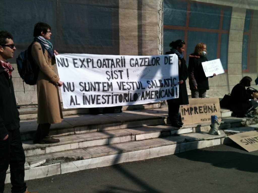 protest-gaze-sist-Bucuresti-martie-2012