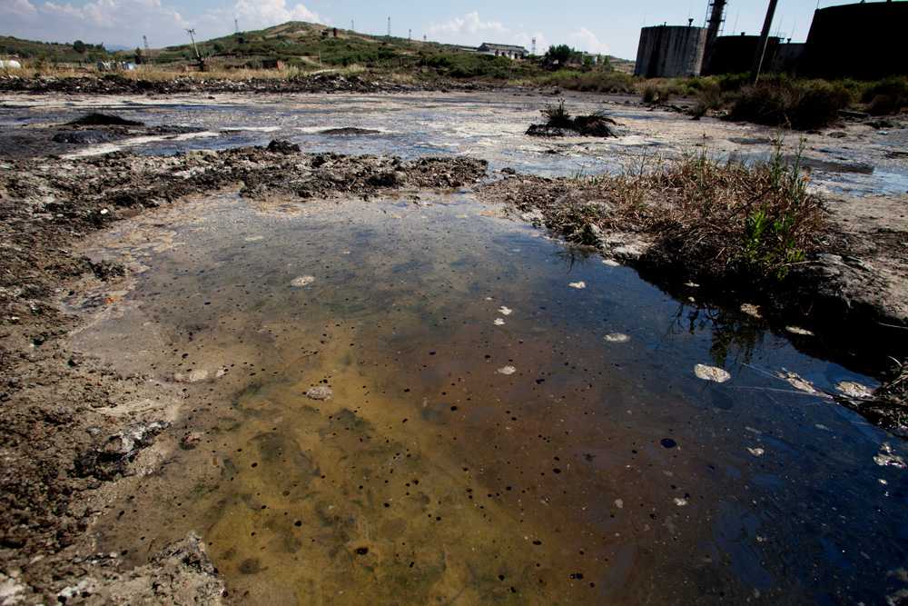 EXPLOATARE FARA MILA: o companie petroliera extrage prin metode care induc CUTREMURE depozite de titei si gaze din sudul Albaniei