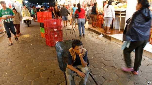 CAPITALISM SALBATIC. Bolivia legalizeaza MUNCA COPIIILOR de peste 10 ani