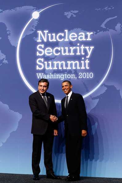 Mikheil+Saakashvili+Pesident+Obama+Hosts+World+8_Y_eQ4irtFl