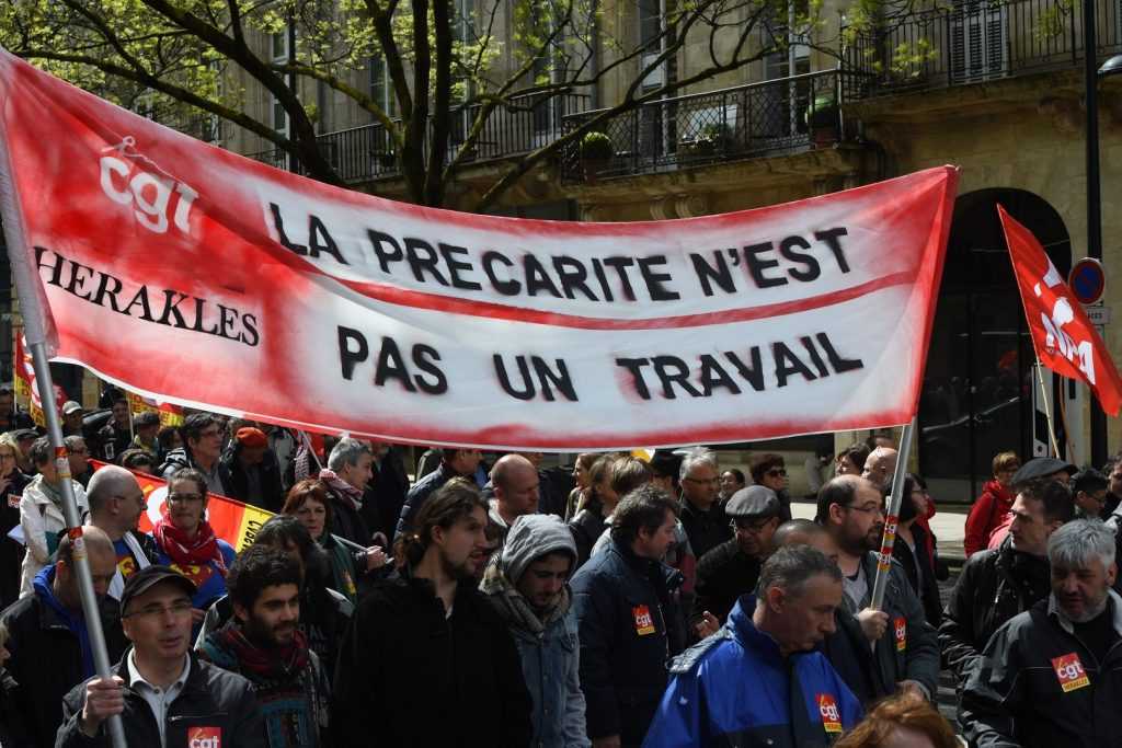 7782755273_des-manifestants-contre-la-loi-travail-a-paris