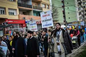 REFERENDUMUL pentru definirea constitutionala a casatoriei