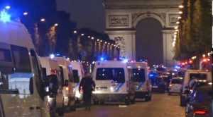ATACURI TERORISTE LA PARIS