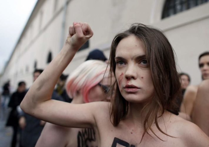 Lidera miscarii feministe FEMEN s-a sinucis. Mesajul sau de adio: TOTUL ESTE FAKE