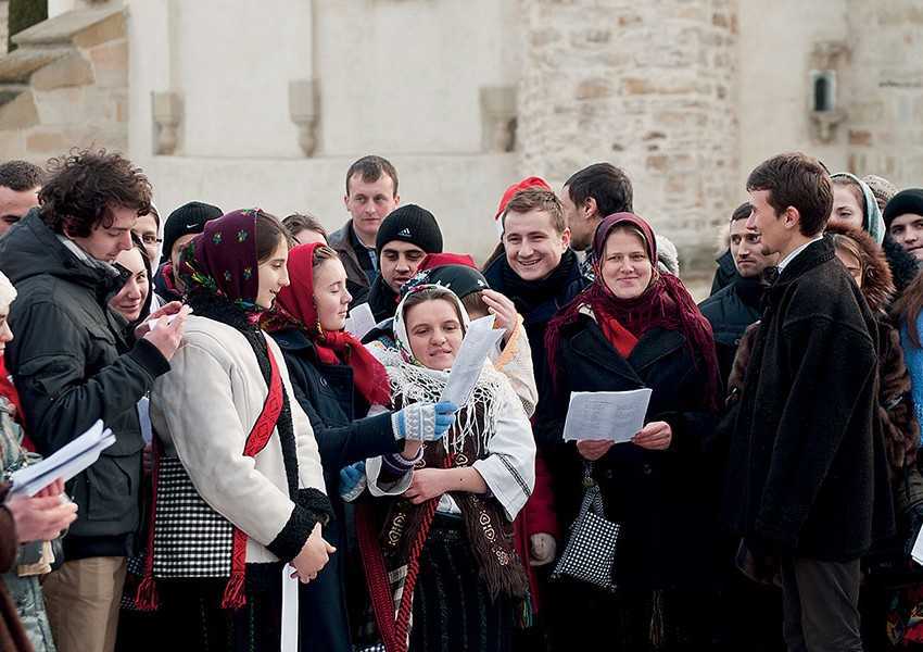 Sfantul Teofan Zavoratul despre ISPITELE ADOLESCENTEI si cum trebuie prevenit FOCUL PRIMEJDIEI DUHOVNICESTI care vine odata cu aceasta varsta critica: <i>“Trebuie sa avem un foarte puternic reazem, ca sa rezistam in vremea cand navalesc valurile acestui râu navalnic al adolescentei”</i>