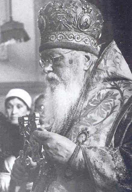 Sfantul Ierarh Luca al Crimeei – intruchiparea păstorului responsabil si jertfelnic (II): <i>“NU TE TEME, TURMA MICA!”</i>