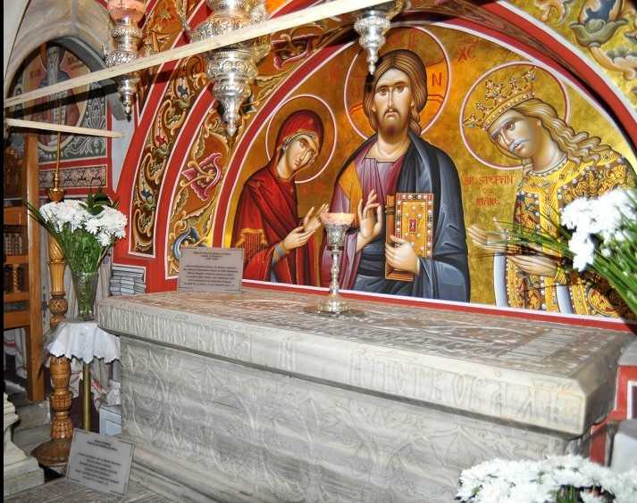 manastirea_putna_biserica_mormantul_sfantului_stefan_cel_mare_1_0