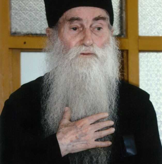 NE VORBESTE PARINTELE ARSENIE PAPACIOC (3) DESPRE VIATA DUHOVNICEASCA. Cum trebuie sa procedezi cand te cuprinde deznadejdea pentru pacate?