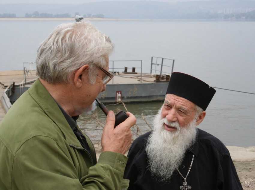 PARINTELE CALCIU si MARCEL PETRISOR, intr-un dialog inedit din 2003 despre RAZBOIUL INTRU CUVANT, MARTURISIREA LUI HRISTOS si EXPERIENTA DUHOVNICEASCA A INCHISORII: <i>“N-am vrut sa murdaresc o actiune divina”</i>