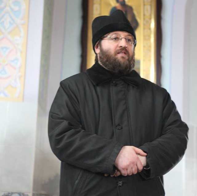 Parintele Octavian Moşin (Chişinău): CRESTINUL IN FATA PROVOCARILOR LUMII DE AZI, intre REVOLTA care inraieste si RUGACIUNEA facatoare de pace: <i>“Este un veritabil act eroic să trăiești cu adevărat creștinește…”</i>