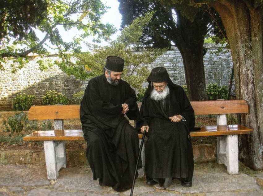 PARINTELE PETRONIU PRODROMITUL († 22 februarie 2011)