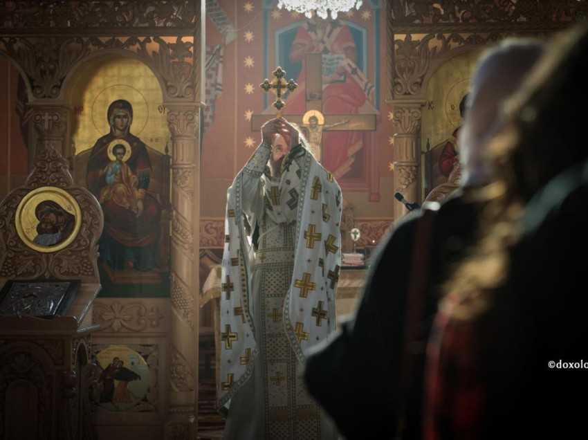SFANTA LITURGHIE si CINA CEA DE TAINA. Locul pregustarii Imparatiei lui Dumnezeu si scoala vesniciei: <i>“Hristos Insusi este de fata, Domnul locuieste in mijlocul unsilor Sai pe care ii zideste drept Biserica Lui, Trupul Lui”</i>