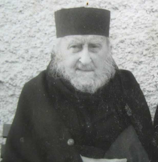 <i>“Vedeti sa nu defaimati pre vreunul dintr’acesti mai mici…”</i> – ARHIM. SOFRONIE IMPOTRIVA RELATIVISMULUI DOGMATIC, a ECUMENISMULUI si a IMPLICARII BISERICII IN ACTIUNI SOCIALE REVOLUTIONARE: <i>“Nu avem dreptul a savarsi acte de violenta in numele lui Hristos nici ma­car asupra violentilor. LUMEA NU ARE NEVOIE DE O “BISERICA POLITICA”</i>