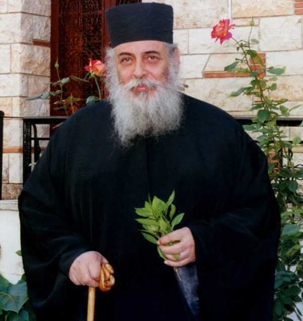 Arhimandritul GHEORGHE KAPSANIS († 8 iunie 2014) – NOBLETEA IUBIRII NEPREFACUTE  si CONSTIINTA DOGMATICA PLINA DE DISCERNAMANT A SFANTULUI MUNTE: <i>“Ortodoxia nu trebuie târâtă în creuzetul sincretist, ca să nu piară singura nădejde a întregii lumi”</i>