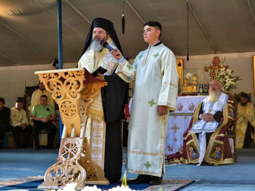Cuvant puternic al Preasfintitului Ignatie Mureseanul la Nicula despre ATACURILE SI MANIPULARILE LA ADRESA BISERICII in numele fals al “tolerantei”: <i>“EUROPA ESTE MURIBUNDĂ, n-are nevoie de Biserică, de familie, de Dumnezeu. AVEȚI GRIJĂ DE COPIII DVS., nu-i lăsaţi să fie contaminaţi de ideologiile lumii de astăzi! NU EXISTĂ UN ALT FEL DE FAMILIE!”</i> (video)