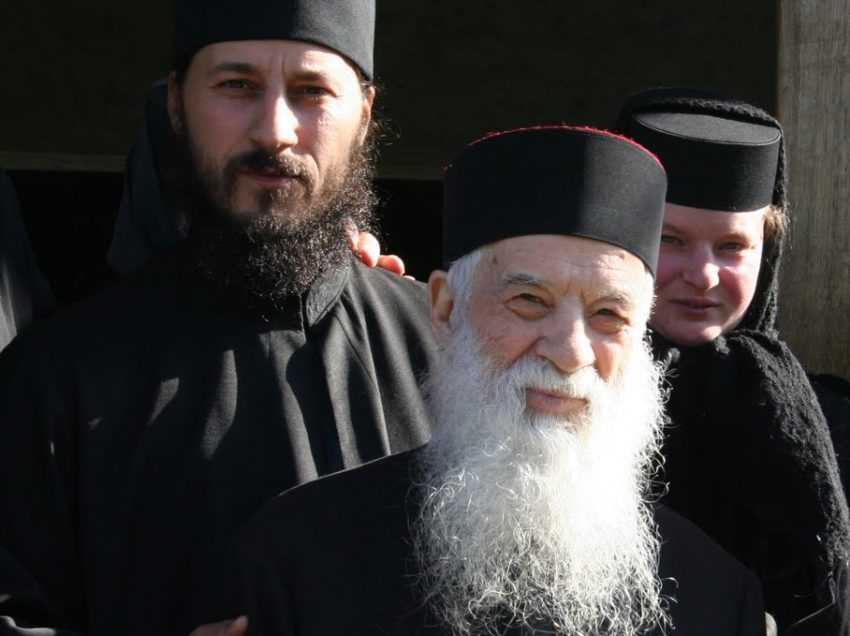 PARINTELE GHEORGHE CALCIU, BIRUITORUL. Marturii despre mesajul Fericitului Marturisitor in contextul provocarilor actuale: Lucian Popescu, Andrei Negoita si PARINTELE AMFILOHIE BRANZA/ Predica inedita despre IMPIETRIREA INIMII SI SLABIREA CREDINTEI ca SEMNE ALE VREMURILOR APOCALIPTICE (video)