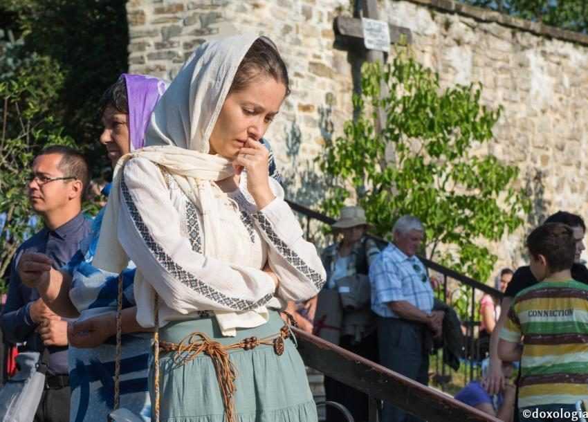 <i>“TU SĂ FII ATENT LA TINE ÎNSUȚI!”</i> – Care sunt consecințele NEGLIJENȚEI și SUPERFICIALITĂȚII ÎMPRĂȘTIATE în viața duhovnicească? <i>“Cu adevărat, lumea modernă nu a ajuns altceva decât o sită gigantică prin care Satana ne cerne”</i>