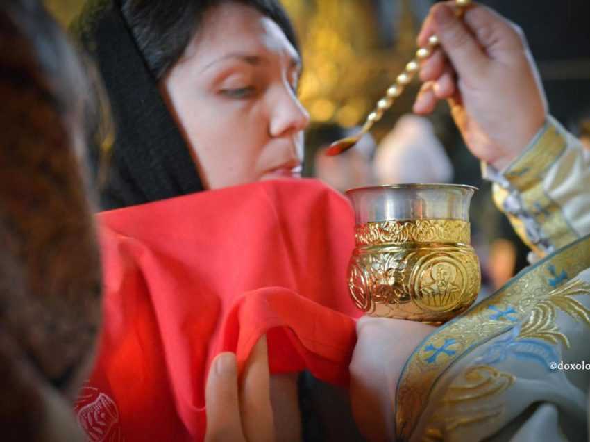 <i>“Atunci când ne pregătim să ne împărtăşim cu Sfintele Taine…”</i>: Mitropolitul Antonie de Suroj DESPRE ÎMPĂRTĂŞIRE: <i>“Să intrăm în viaţa cea nouă, oricât ne-ar costa aceasta”</i>
