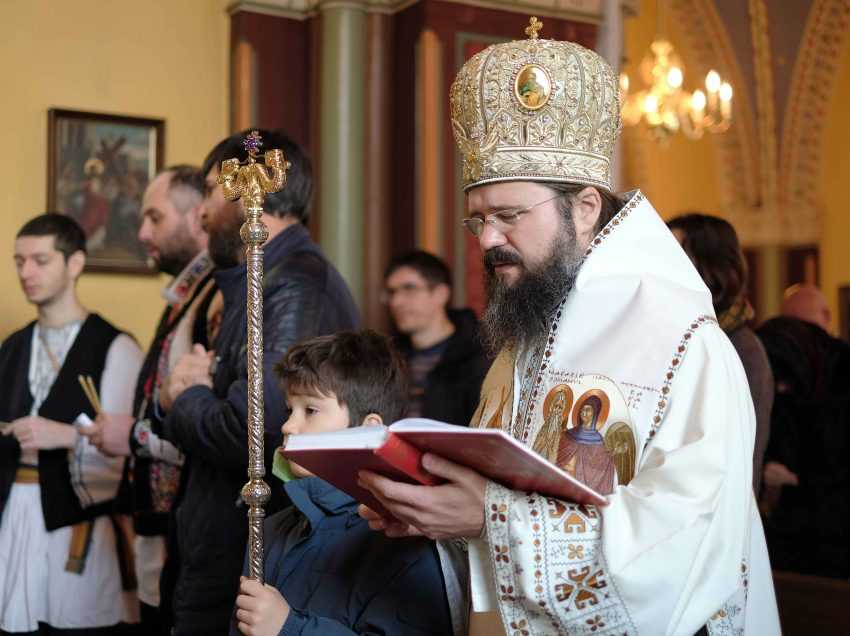 SFANTUL MUCENIC DIMITRIE si SFINTII INCHISORILOR. <i>“In aceste vremuri, cand ACELEASI FORTE DEMONICE, sub forme diferite, SE PORNESC ASUPRA NOASTRA…”</i> – La ce tip de RUGACIUNE ne indeamna PREASFINTITUL PARINTE MACARIE, pentru a birui INFRICOSARILE in fata RAULUI DEZLANTUIT (video)