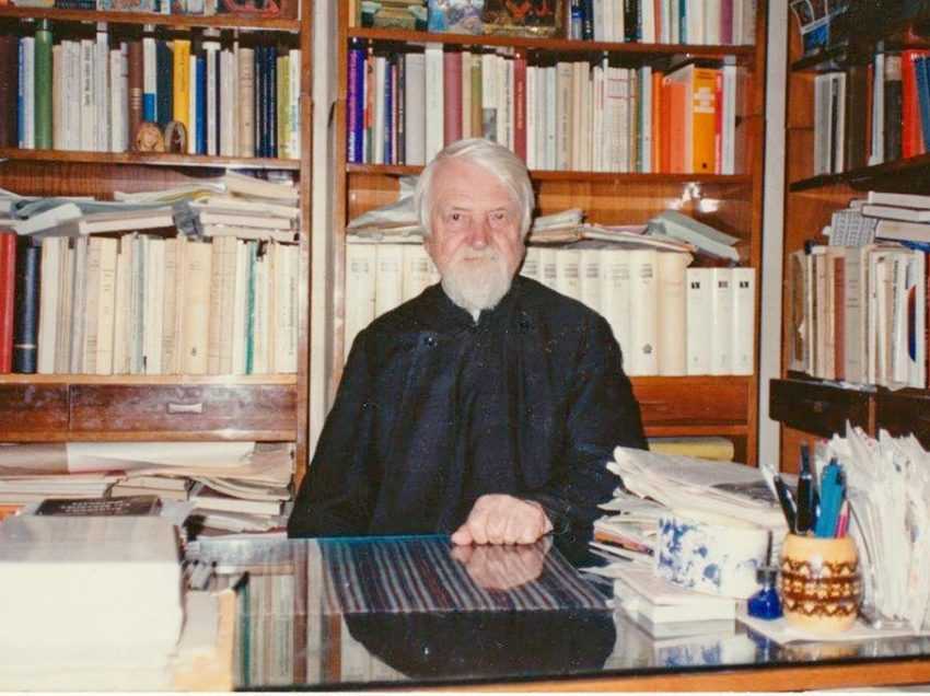 PARINTELE STĂNILOAE despre HOMOSEXUALITATE și OMUL ÎNTREG ca “bărbat și femeie”: <i>“Oficializarea homosexualităţii poate fi acea urâciune apărută în faţa lumii din Apocalipsă”</i>/ 25 de ani de la nașterea la ceruri a celui mai mare (și mai trăitor) teolog ortodox român din toate timpurile