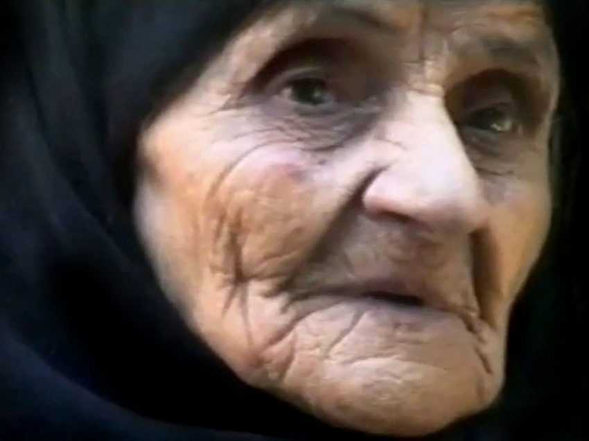 “MAICA” LAMBRINI (II), o sfântă din Grecia zilelor noastre, dăruită cu mari harisme. EXPERIENȚE ȘI VIZIUNI DUMNEZEIEȘTI LA SFÂNTA LITURGHIE ȘI SFÂNTA ÎMPĂRTĂȘANIE. <i>“Când mergi să te împărtăşeşti, să mergi cu capul plecat şi să te gândeşti pe Cine ai înaintea ta. Nu te uita la ce face unul şi altul”</i>