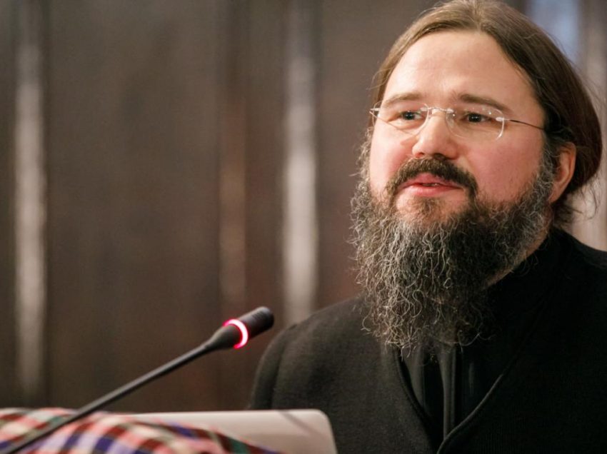 BUNĂTATEA – VIRTUTEA UITATĂ A CREȘTINILOR (conferința video de la Iași a PS MACARIE, Episcopul Europei de Nord). RĂCIREA IUBIRII ÎN VREMEA “VIRTUȚILOR” INDIVIDUALISMULUI: <i>eficiența, competiția, realizarea de sine, succesul…</i>. SACRIFICAREA APROAPELUI PE ALTARUL IDOLILOR LUMEȘTI