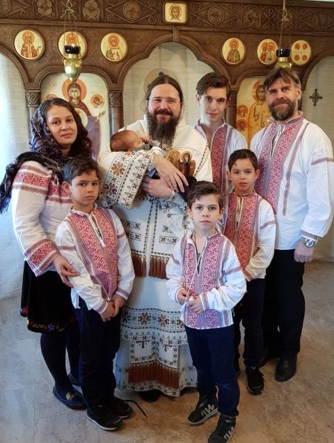 PREASFINȚITUL MACARIE – avertismente duhovnicești puternice pentru CREȘTINII DIN LUME: <i>“Sacrificăm propriii copii, propria soție sau propriul soț noilor idoli, pentru că noi înșine căutăm altceva decât pe Hristos în viața noastră.  Vrem bunăstare, confort și apreciere în această lume…”</i>/ MESAJ LA CENTENARUL MARII UNIRI, de deșteptare din letargia duhovnicească și a conștiinței românești: <i>“Ne aflăm în fața unui ABANDON, sufletesc, dar și fizic, al țării și al neamului”</i>