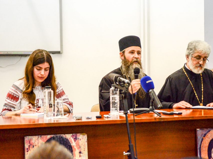<i>“Îndumnezeirea – împlinirea Sfatului Dumnezeiesc”</i>. PĂRINTELE ARSENIE MUSCALU despre SFINȚENIE și chipurile de ÎNSTRĂINARE de la înțelegerea dreaptă a acesteia și de la CHEMAREA omului dintru început (VIDEO, TEXT – I)