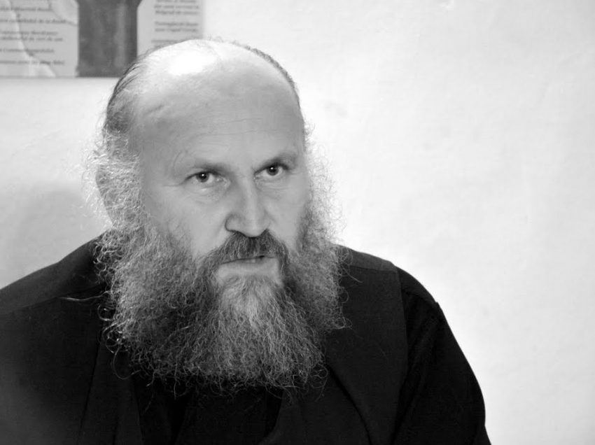 PĂRINTELE IUSTIN, starețul Mănăstirii Oașa – cuvânt-bisturiu despre REFERENDUMUL pentru apărarea NORMALITĂTII și FAMILIEI: <i>“Este un laş cine nu merge la vot! NEPREZENȚA LA VOT ESTE PĂCAT STRIGĂTOR LA CER. După aceea vei da socoteală pentru toate care vor urma, că or să urmeze foarte multe”</i> (VIDEO, TEXT)