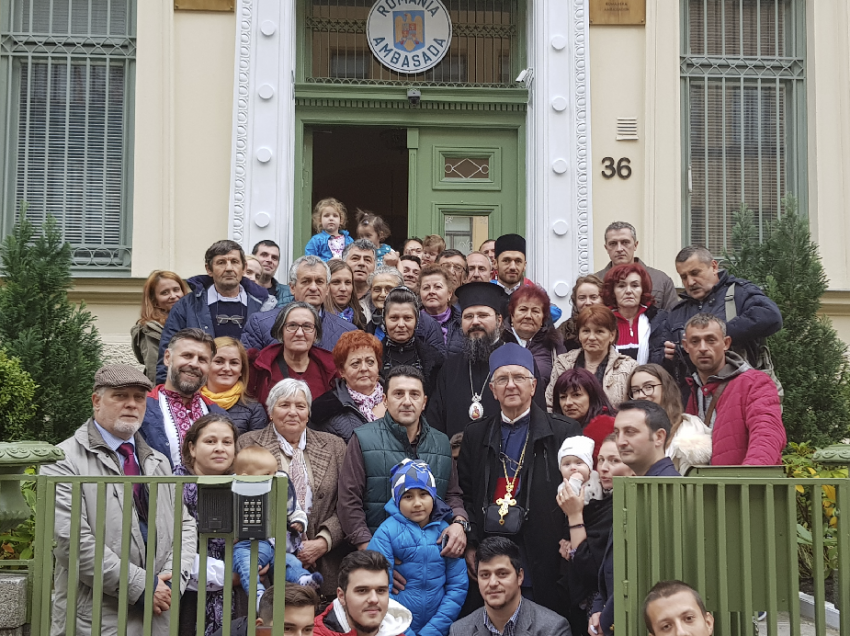 PS MACARIE, Episcopul românilor din Europa de Nord – CALDE CUVINTE PĂRINTEȘTI de LIMPEZIRE, ÎMBĂRBĂTARE și TREZIRE după căderea la testul REFERENDUMULUI: <i>“Să transformăm, lucrând duhovnicește, această înfrângere. Să redevenim cu adevărat și PÂNĂ LA CAPĂT CREȘTINI. Să ne implicăm în viața cetății, DISOCIINDU-NE DE ORICE FEL DE PARTIZANAT POLITIC, devenind însă creștini cu conștiință civică”</i>
