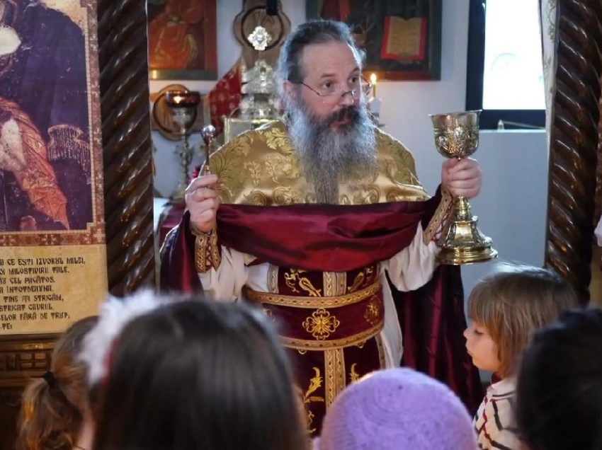 STRIGATUL LUI HRISTOS – MIRELE INDRAGOSTIT DE OM si RASPUNSUL “CALDICEL”-INDIFERENT AL MIRESEI. <i>“Sufletul ce face? Curveste, sarmanul. Noi ne lipim cu inima de cele moarte si Il inlocuim pe Dumnezeu… Ce poate sa fie mai dureros in iubire decat ca cel pe care il iubesti este nepasator?”</i> (Cuvantul PARINTELUI CEZAR AXINTE – audio si text – la PILDA CELOR POFTITI LA CINA, 2018)