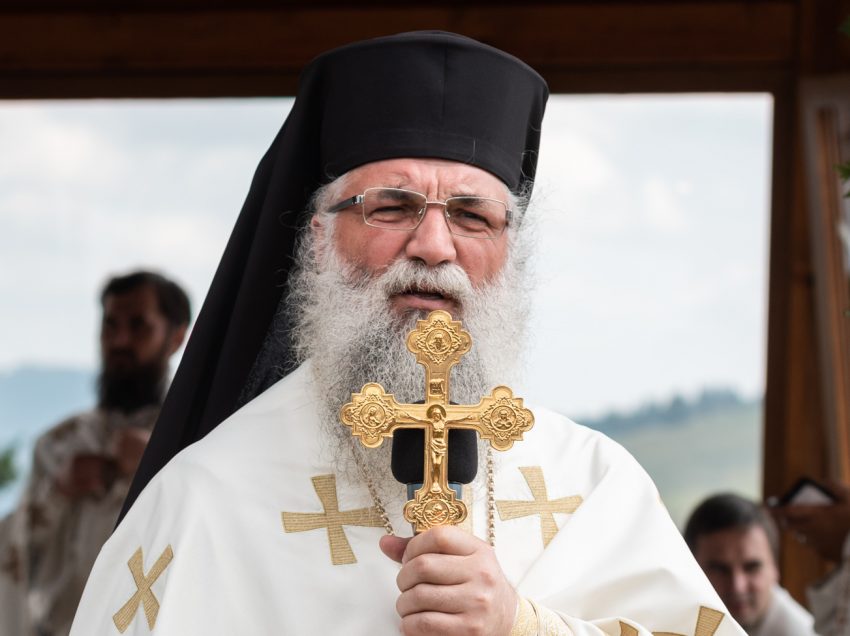 INTERVIUL INCENDIAR DIN “FAMILIA ORTODOXA” AL PARINTELUI MELCHISEDEC, staretul manastirii PUTNA, despre ROBIA ECONOMICA, POLITICA si MORALA a poporului român de astazi si LUPTA IMPOTRIVA FAMILIEI SI A NORMALITATII: <i>“Acum asistam la o noua forma de COMUNISM. Raul nu ar fi avut putere, daca in mijlocul nostru nu ar fi fost TRADATORI”</i>