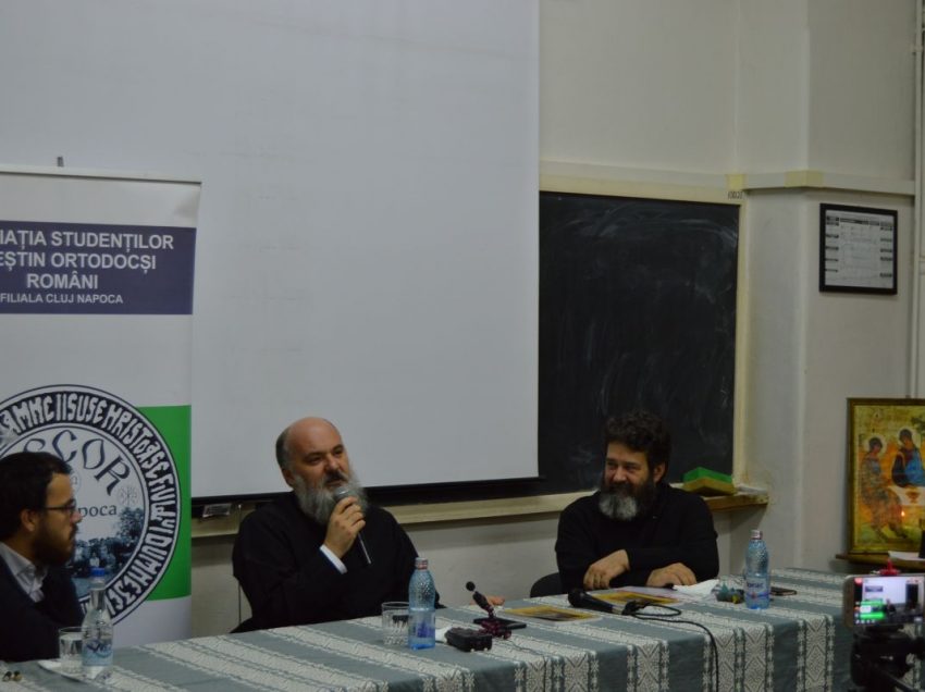 REFLECTII POST-REFERENDUM ale Parintelui Constantin Sturzu in conferinta de la Cluj (nov. 2018): CRIZA NEAMULUI AFLAT IN PERICOL DE STINGERE, CRIZA OAMENILOR BISERICII. <i>“Nu suntem prezenti in propria noastra viata si nu ne intalnim cu Dumnezeu… E clar ca vine din ce in ce mai mult vremea marturisirii”</i>. Nevoia de a cultiva CONSTIINTA ESHATOLOGICA, de a ne ASUMA NEPUTINTELE si de a ne intoarce la LUCRAREA DUHOVNICEASCA, VIE (video, text)