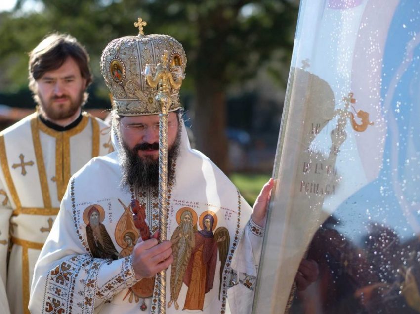 “CU MANTUIREA NU NE PUTEM JUCA! <i>Nu putem arde tamaie si la idoli, si la sfinti”</i>. PS MACARIE DRAGOI – adevaruri dureroase despre ORTODOXIA IN LUMEA IDOLATRA DE ASTAZI: <i>“Nu am ajuns noi să trăim în vremuri în care rațiunea şi bunul simț sunt sfidate în modul cel mai strident? Cum altfel să înțelegi legile care desființează familia, care desființează diferența dintre femeie şi bărbat?”</i>