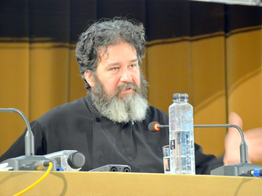 <i>“DATI-VA TIMP, LINISTITI-VA! Nu luati hotarari rapide in vremuri de tulburare!”</i> Parintele Ciprian Negreanu despre REZOLVAREA NEINTELEGERILOR MAJORE DIN CASNICIE si ce e de facut pentru LUAREA UNOR ALEGERI BUNE IN VIATA – alte raspunsuri duhovnicesti din conferinta de la Bucuresti (aprilie 2019, VIDEO, TEXT)
