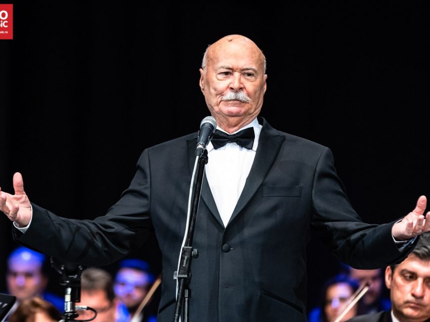 De ce doare TUDOR GHEORGHE și cu ce a deranjat pe anti-românii cu mentalitate securist-totalitară? POEZII CU MESAJ EXPLOZIV DIN CONCERTUL “DEGEABA 30”: <i>“Ne văităm că n-am avut noroc, că duşmanii ne sunt prea aproape, că ne trec prin sabie şi foc, dar puţini AU VRUT SĂ VREA să scape!”</i> (VIDEO, TEXT)