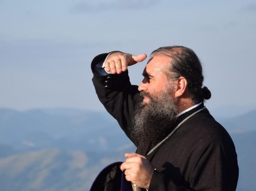 PROTECȚIE, IZOLARE ȘI DEZINFECTANT. Scurt cuvânt al Episcopului Slatinei și Romanaților, PS SEBASTIAN, la vreme de criză si disperare: <i>“Doamne, scapă-ne, că pierim!… Fă o minune și oprește boala aceasta care seceră viețile oamenilor ca pe spicele de grâu!”</i>