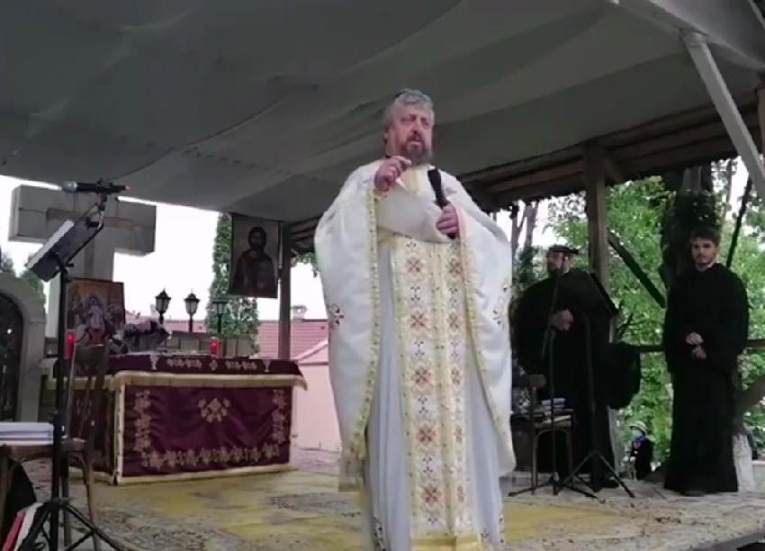 Părintele Vasile Păvăleanu despre ATACURILE ASUPRA BISERICII cu pretextul PANDEMIEI. Sfintele Taine VS. “sfântul televizor”? <i>“Am devenit protestanți peste noapte? ESTE O VREME A CERNERII, ESTE UN EXAMEN PE CARE ÎL DĂM TOȚI, de la Patriarh, Mitropoliți, stareț, preot până la ultimul credincios mirean. CUM VOM TRECE ACEST EXAMEN?”</i> (video, text)