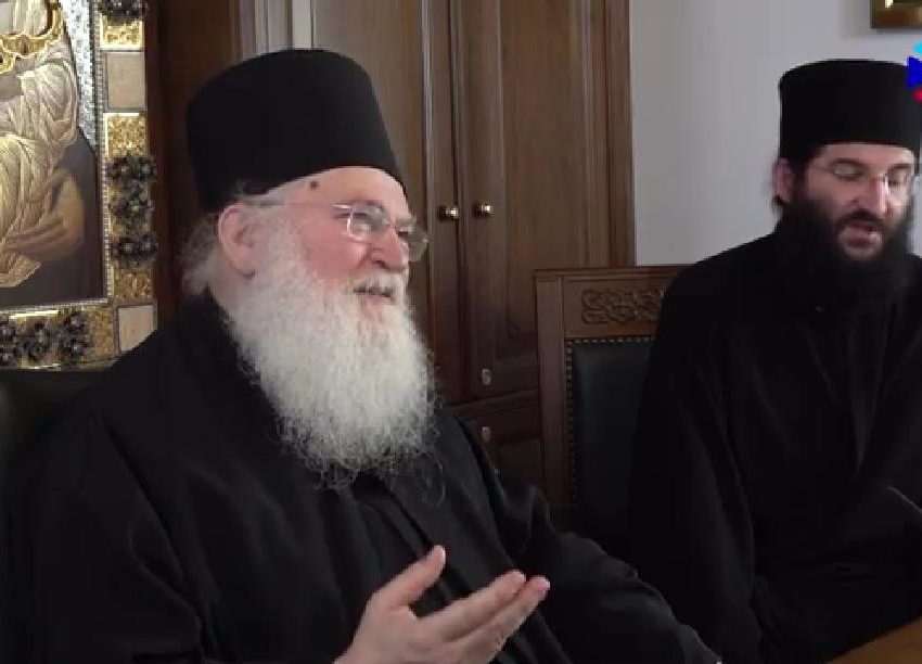 ARHIM. EFREM VATOPEDINUL, Starețul Mănăstirii Vatopedi din Sfântul Munte – CONFERINȚA ONLINE din 25 iunie: <i>“Ceea ce trăiește acum întreaga planetă sunt SEMNELE VREMURILOR DE PE URMĂ. Pe seama acestui virus, au lovit cu putere și cu turbare în Biserica Ortodoxă și în cea mai sfântă Taină a Bisericii, Euharistia”</i> (VIDEO)