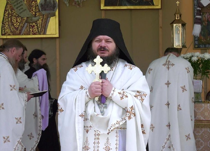Parintele Hrisostom de la Putna despre CUM SA PAZIM SI SA LUCRAM IN TAINA DARURILE LUI DUMNEZEU si CUM INVATAM SA-I IUBIM PE FRATI: <i>“Sa nu ne grabim sa vestim darul primit, mai inainte ca recunostinta noastra sa devina lucratoare, sa ne schimbe inima. Fara aceasta noi nu putem sa-i ajutam pe ceilalti”</i> (VIDEO, TEXT)