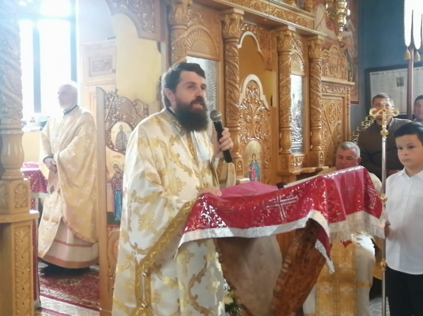 PS BENEDICT VESA – chemare calda la SLUJIRE RECIPROCA IN VREMURI GRELE: <i>“Noi, cei tari, sa purtam slabiciunile celor neputinciosi! Cine face altfel tradeaza duhul Evangheliei. Vremurile prin care trecem trebuie sa ne faca MAI SENSIBILI, mai atenti la celalalt, nu FRICOSI pentru viata si sanatatea noastra</i>. NU MURIM DE BOALA, CAT MURIM DE SINGURATATE” (video, text)