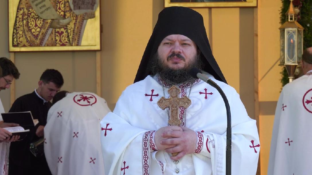 PĂRINTELE HRISOSTOM DE LA PUTNA: <i>“Nu le plac celor mari să spunem lucrurilor pe nume, nu le plac adevărurile rostite cu voce tare – şi, iată, Ioan Botezătorul aceasta a făcut! Vor rezista acestor vremuri cei care se mulţumesc cu puţin”</i> (VIDEO, TEXT)