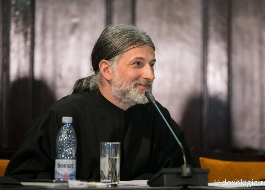 VREMEA ADEVĂRULUI, VREMEA LIMPEZIRII – Interviu pentru “Familia ortodoxă” al PĂRINTELUI CIPRIAN GRĂDINARU DIN HULDENBERG: <i>“Nu există ființă mai ușor de controlat decât cea cuprinsă de groază”</i>. CUM SĂ SUPRAVIEȚUIM DUHOVNICEȘTE ÎN ZILELE CONFUZIEI ȘI PANICII? (prima parte)