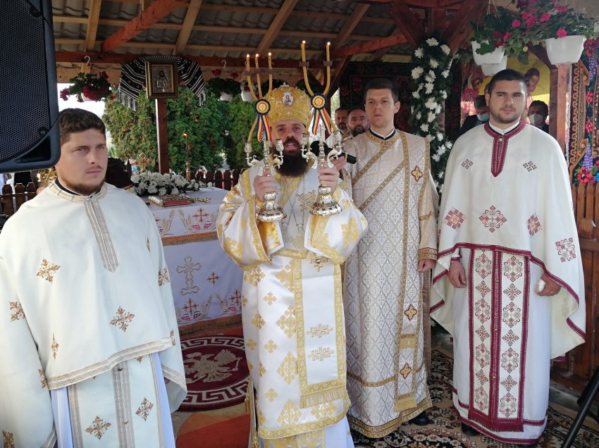 CUVANTUL LUI DUMNEZEU in lumea noastra – VIATA, ODIHNA, HRANA SI MARTURISIRE FARA RUSINE. PS Benedict Bistriteanul: <i>“E nevoie de marturisirea cuvantului pe care il traim in viata noastra. Si atunci cand va fi nevoie, in conditii si mai aspre, cu atat mai mult sa fim pregatiti pentru a-l marturisi”</i> (VIDEO, TEXT)
